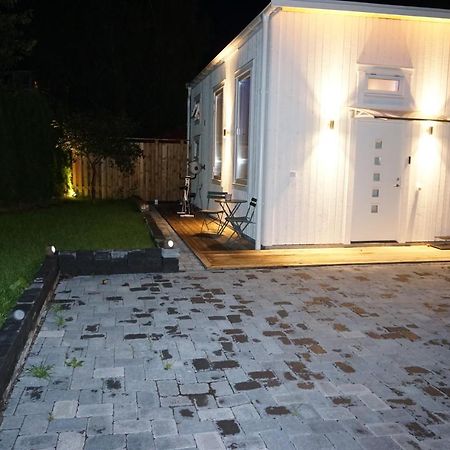 Ferienwohnung Fresh Happy Little House, 35 M2 In Taeby Stockholm Exterior foto